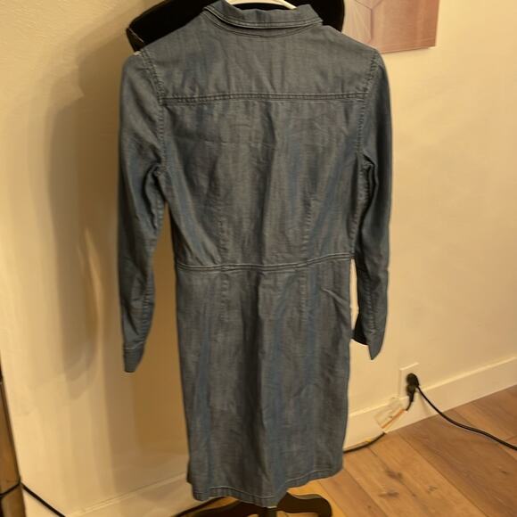 Boden Signature Denim Dress Casual Elegance with a Flattering Fit - Picture 8 of 10
